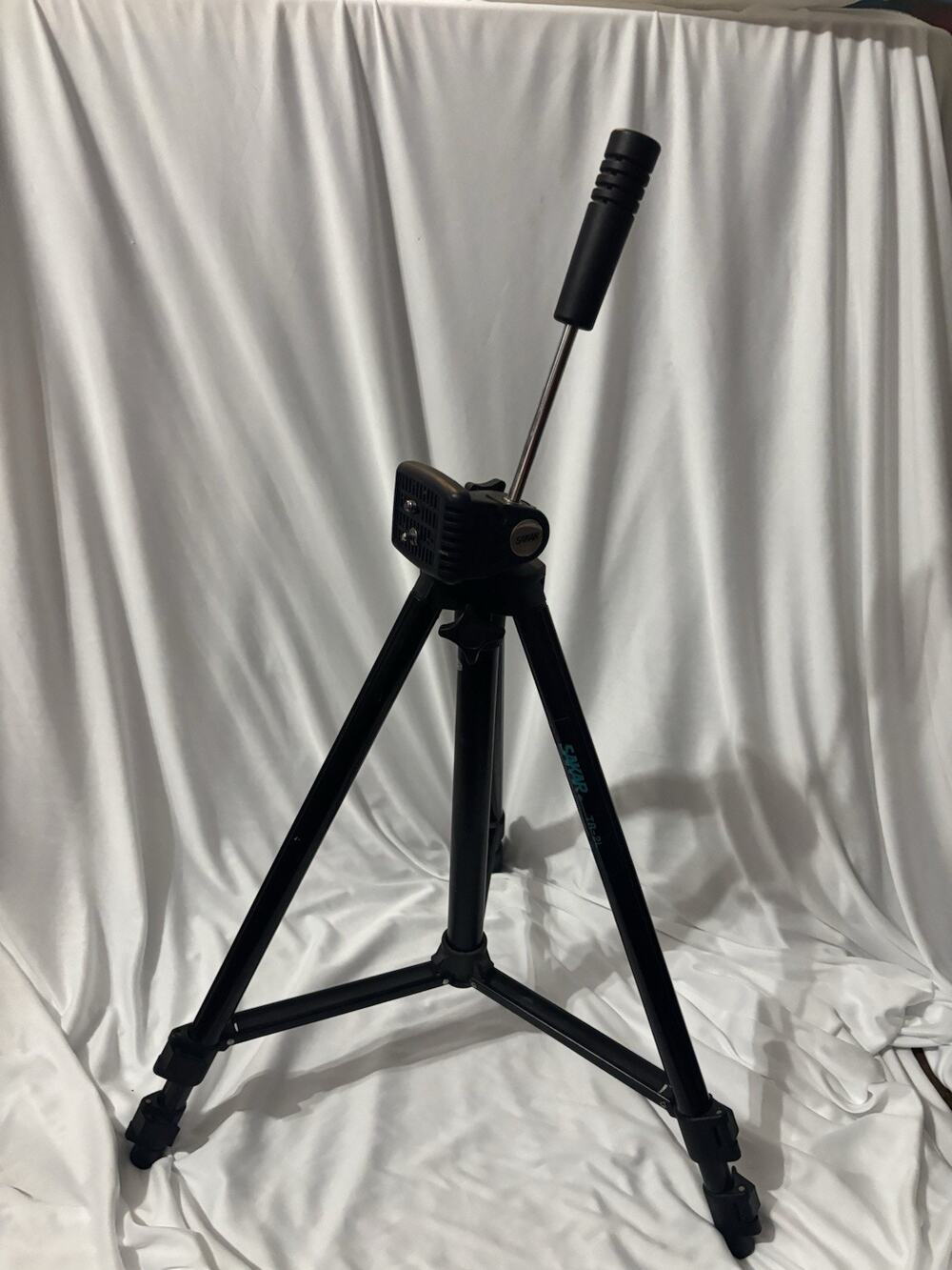 Sakar TR-2L Tripod